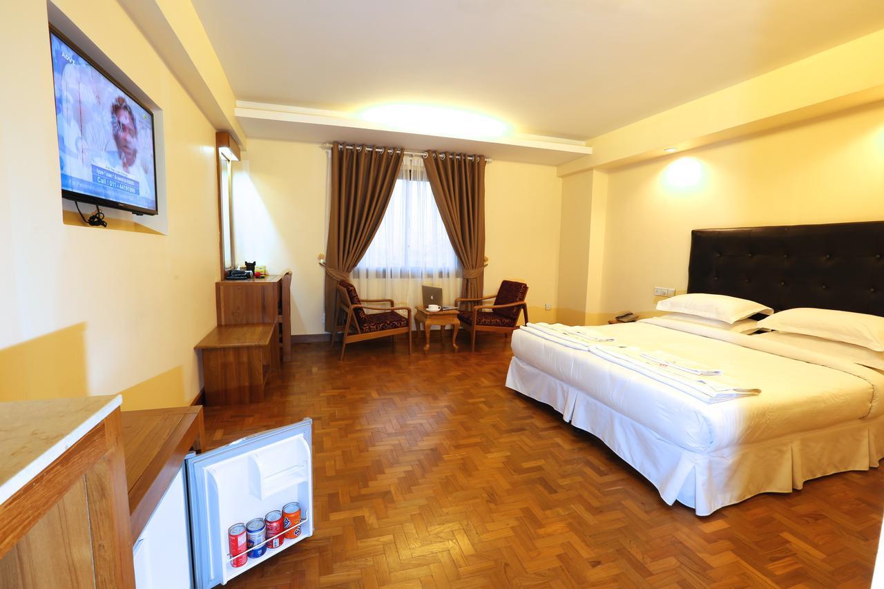 Queen'S Park Hotel Yangon Exterior foto